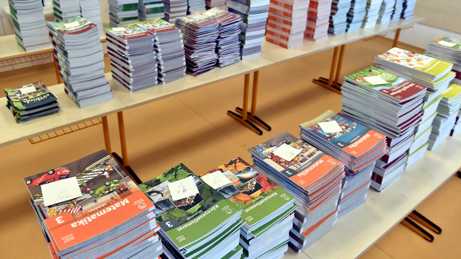 Hungary Provides 81,000 Students with School Packages Alongside Free Textbooks