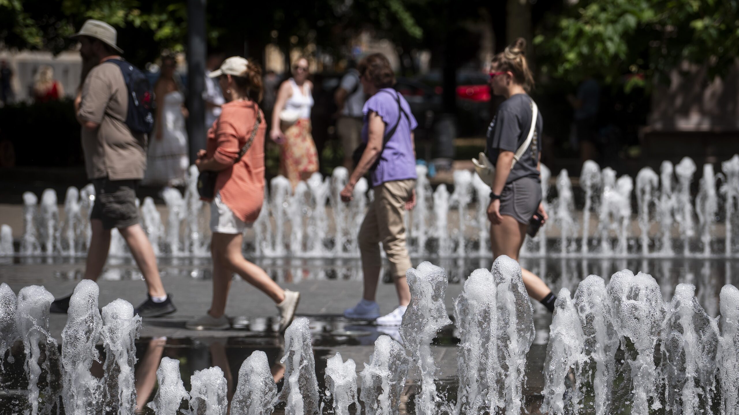 Hungary Braces for Extreme Heat Amid Continental Heatwave