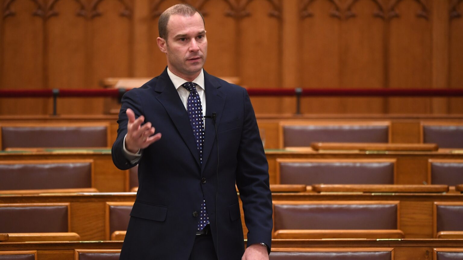 Fidesz MP Warns: TISZA Is Planning to Raise the Income Tax