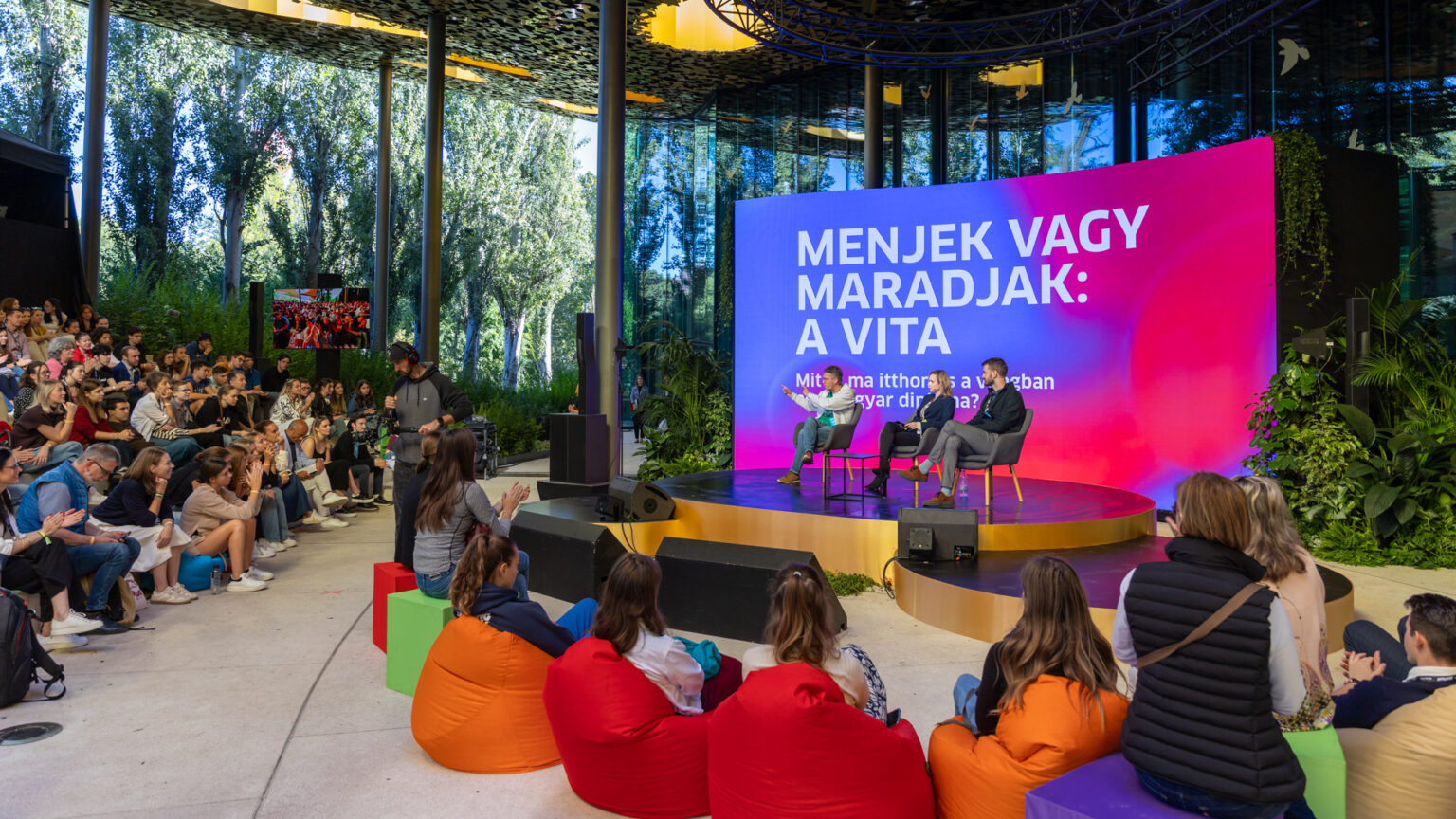 Competing Globally, Rooted Locally: The Future of Education Discussed at Brain Bar