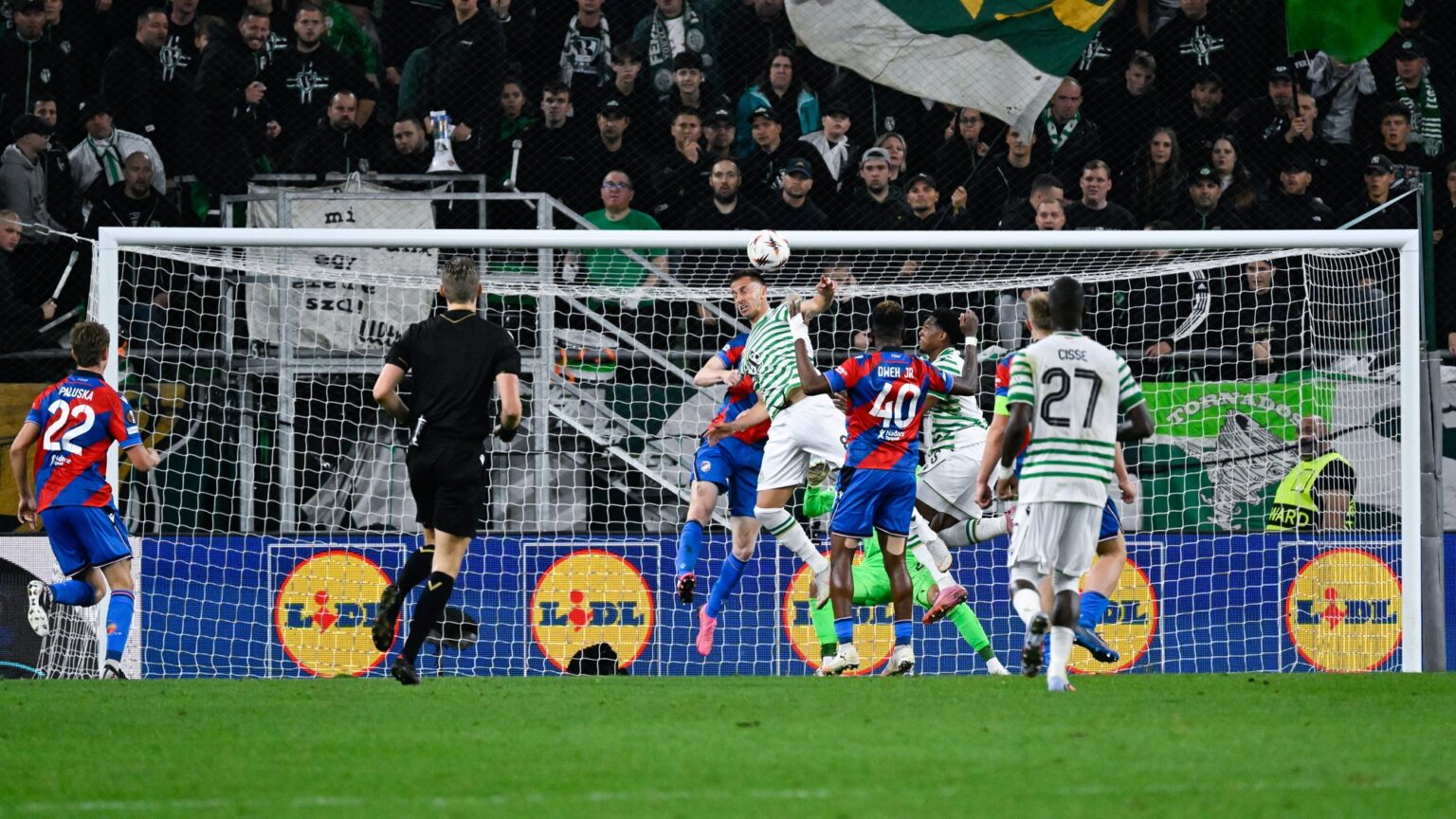 Ten-Man Ferencváros Clinch Last-Minute Draw Against Plzeň
