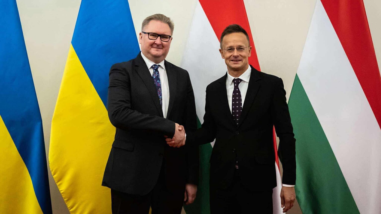 Szijjártó Blames Ukraine for Strained Ties After Meeting Deputy PM Kachka