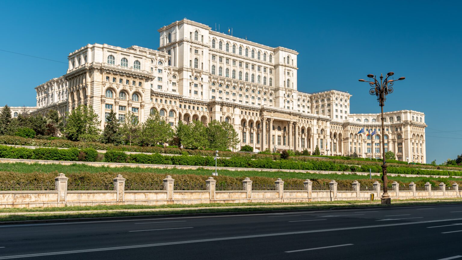 The Dangers and Opportunities of a Romanian National Bankruptcy