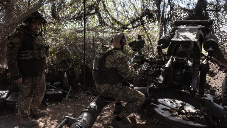 Ukrainian soldiers prepare OTO Melara 105mm artillery in the direction of Pokrovsk, Ukraine, 9 September 2025.