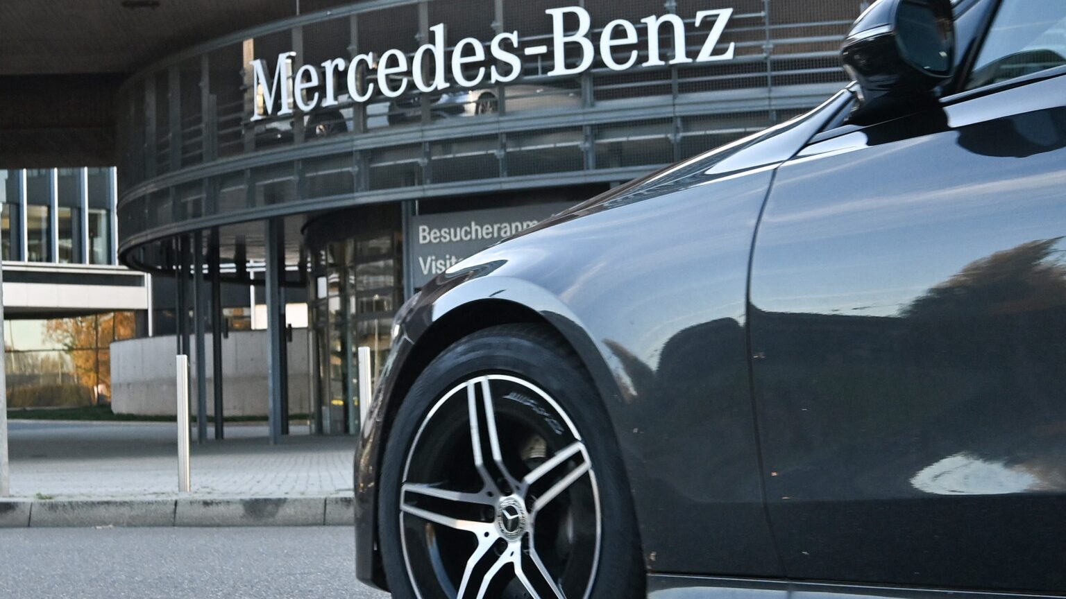 Mercedes-Benz Opens First R&D Centre in Hungary to Drive Electric Innovation
