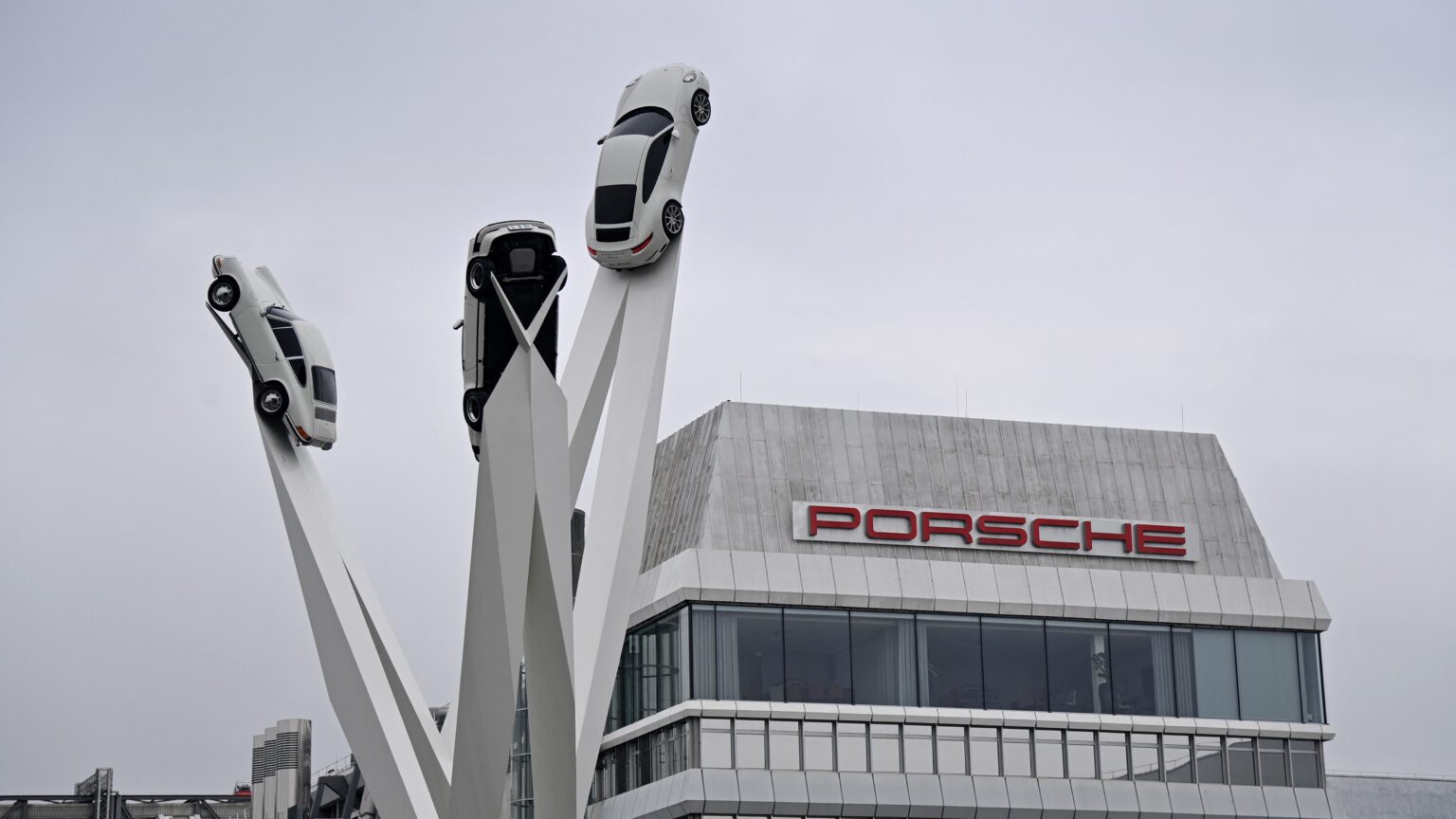 Porsche Hungaria Launches 20 Million Euro Expansion of Budaörs Logistics Centre