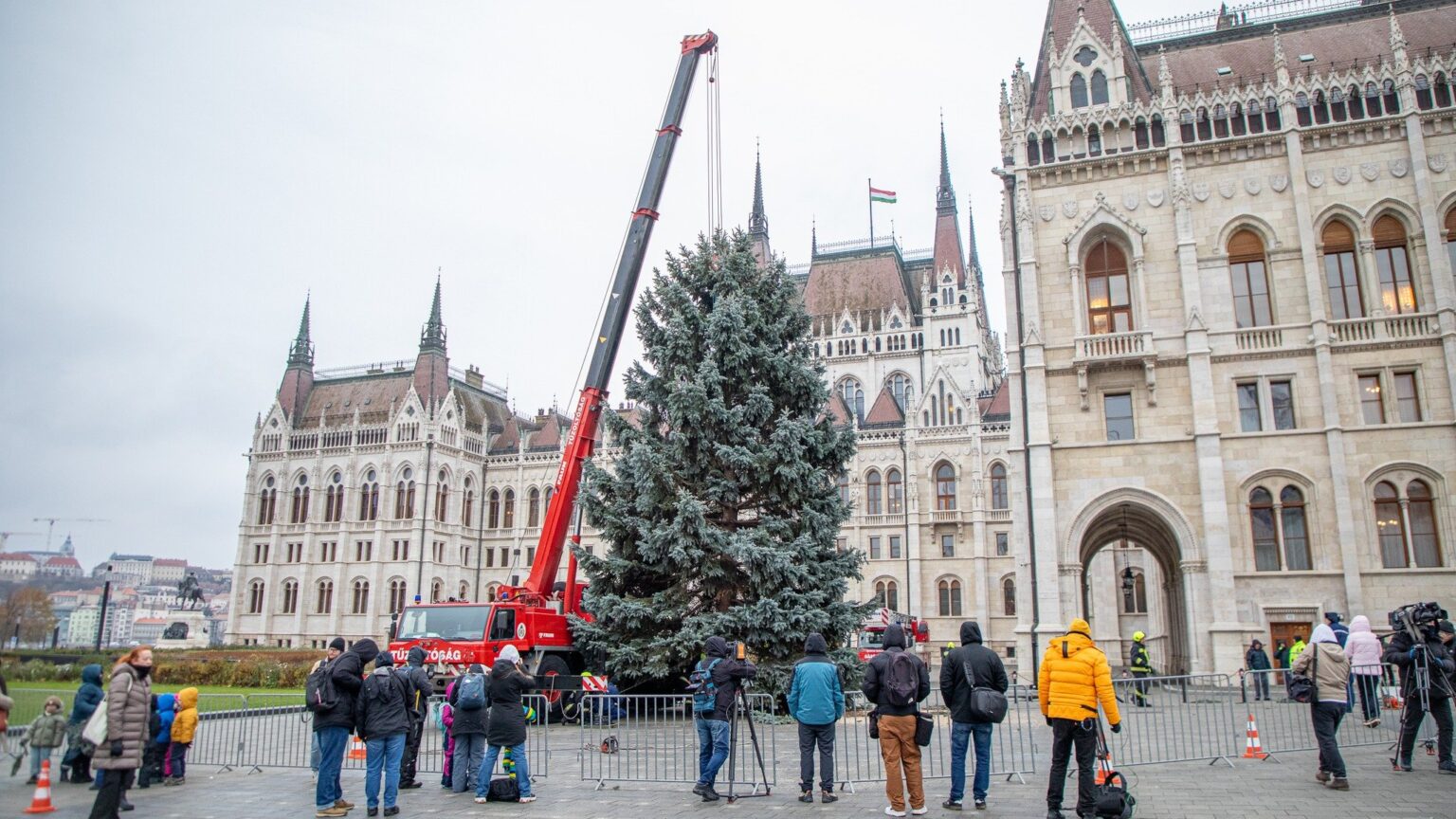 Hungary’s National Christmas Tree Arrives in Budapest 