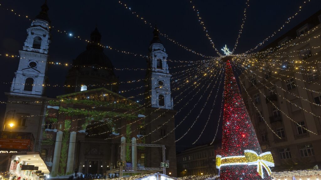 The Advent Basilica Christmas Market's grand opening at St. Stephen's Basilica
