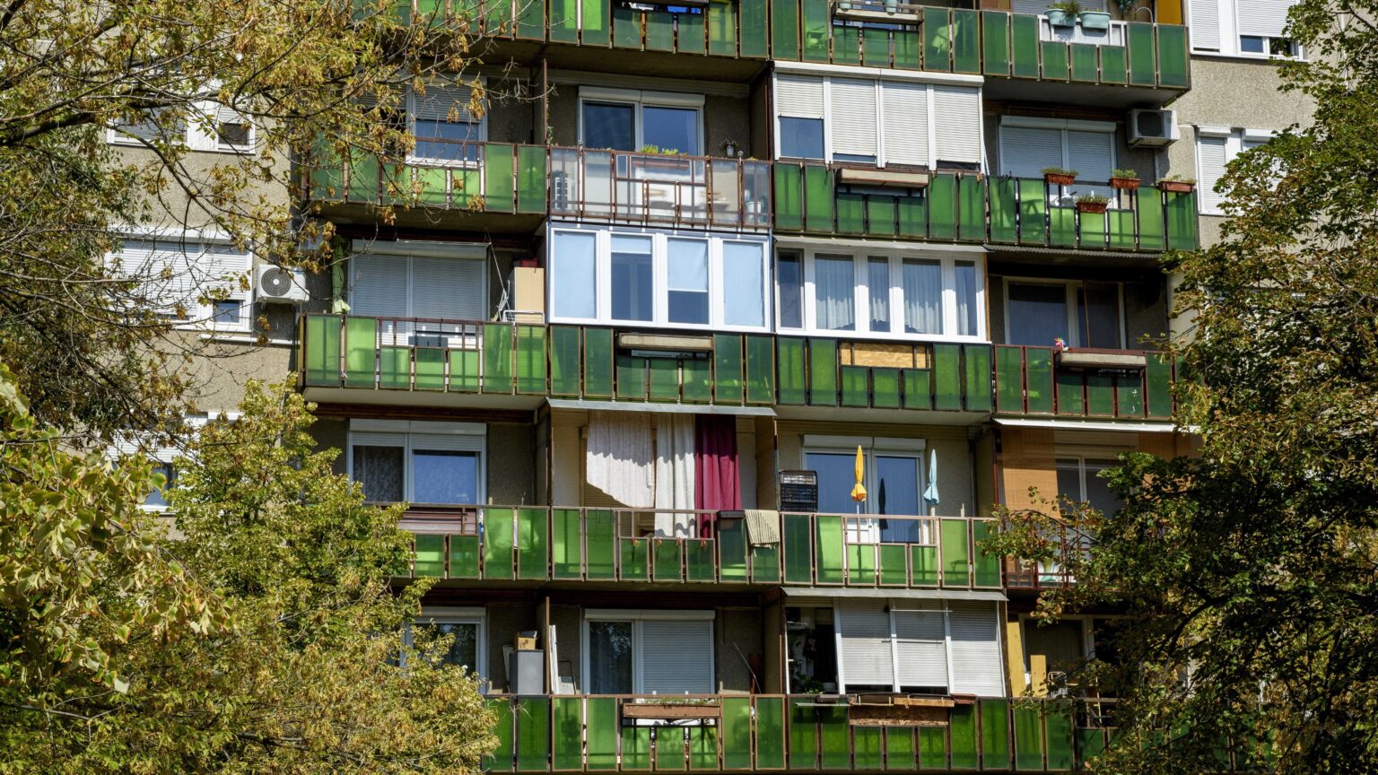 Budapest Launches Green Panel Programme to Modernize Housing Estates