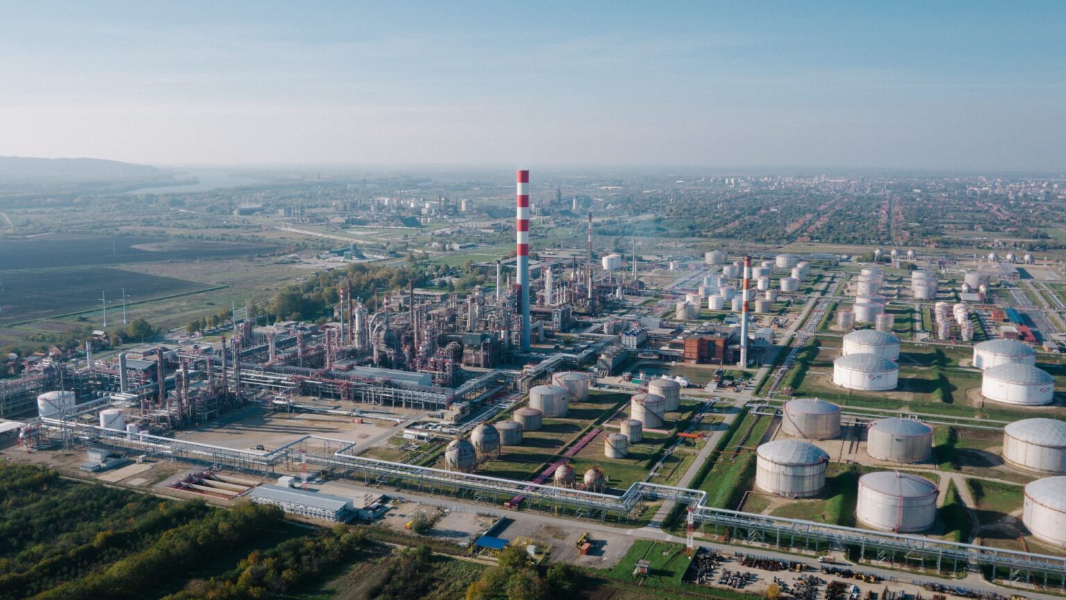 Hungary’s MOL Strikes Deal to Buy Russian Majority Stake in Serbia’s Oil Firm NIS