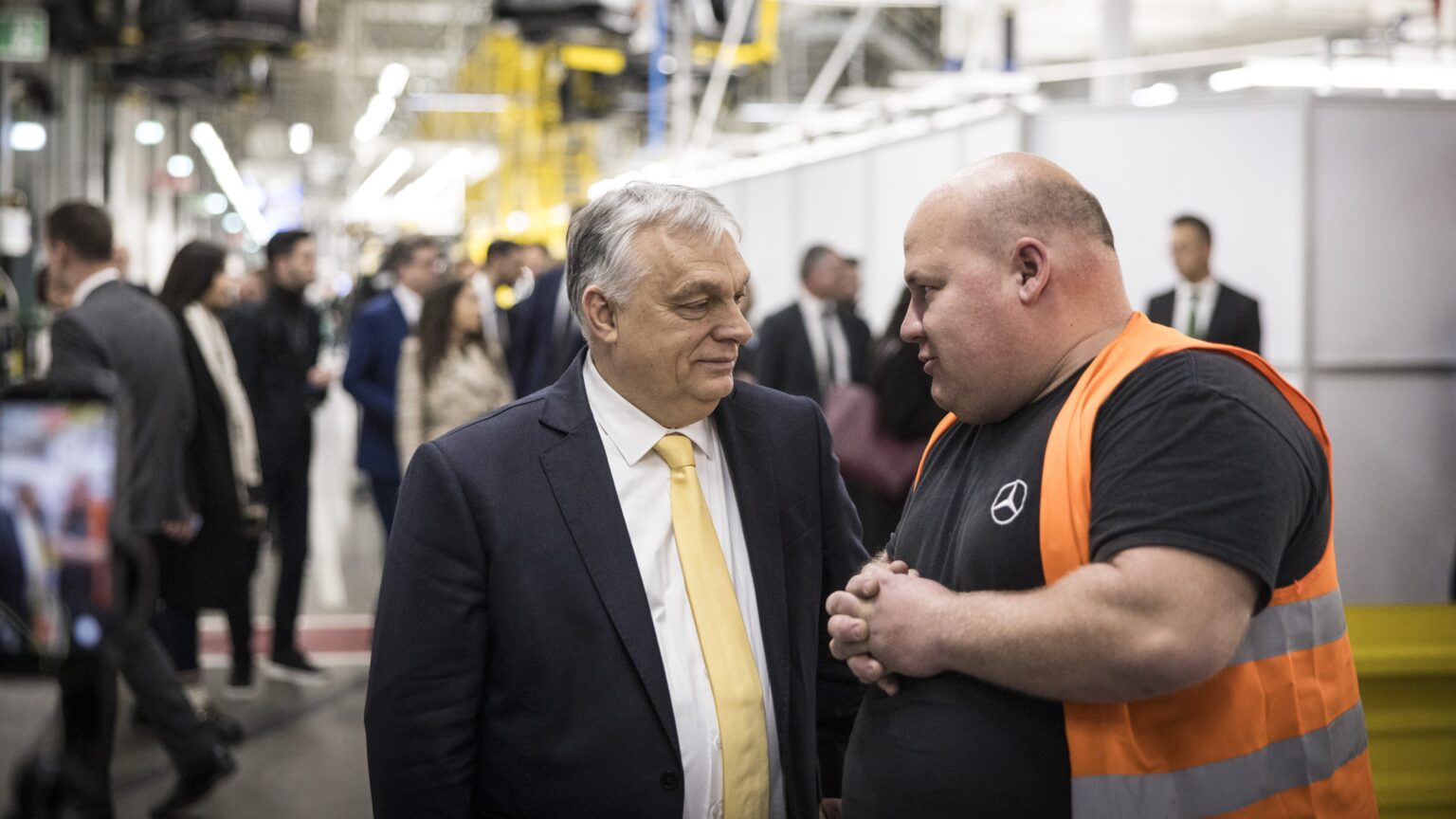 Viktor Orbán Links Energy Policy to Future of Mercedes-Benz Factory