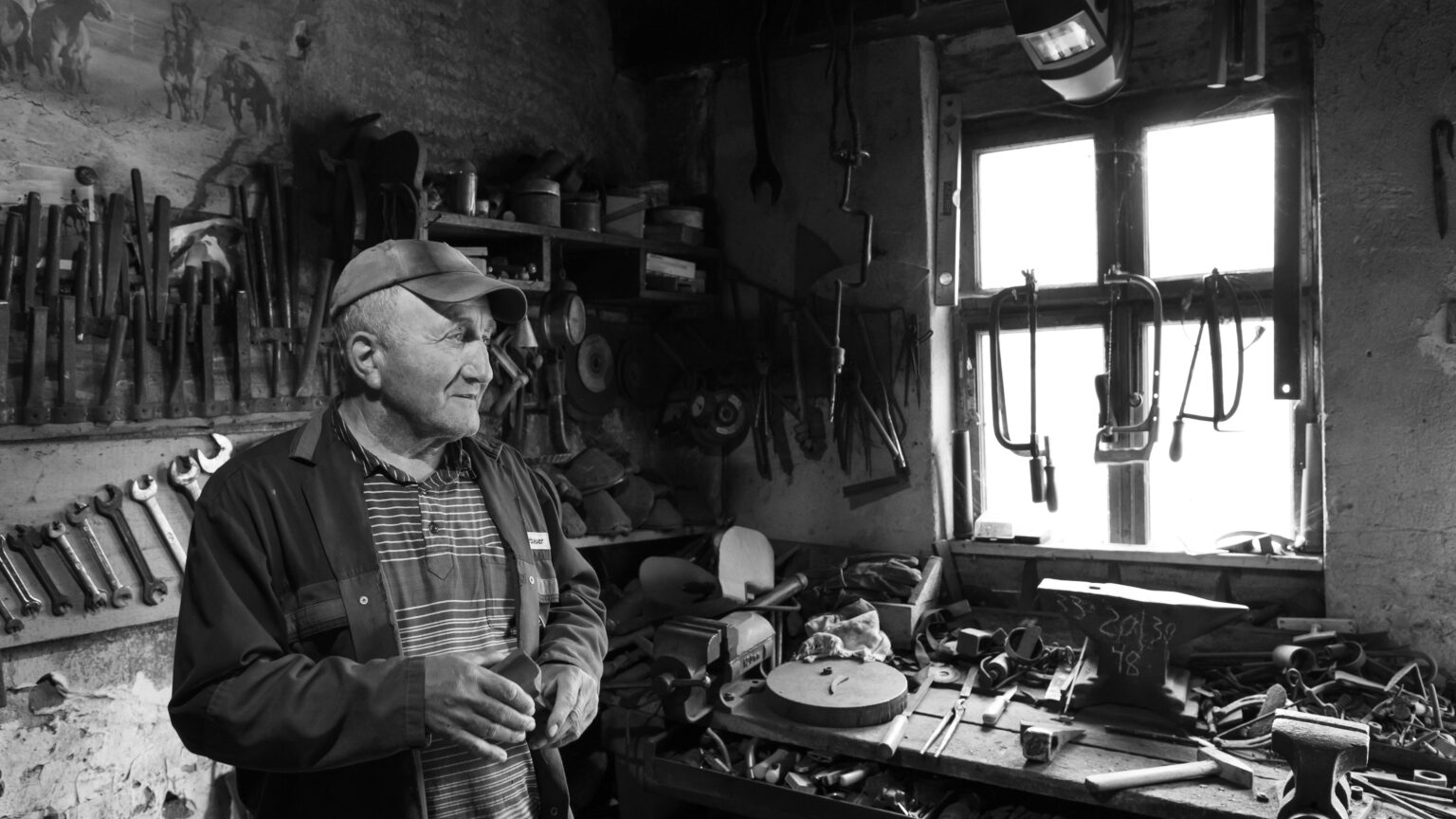 Poll Shows Strong Public Consensus on Extra Pensions and Energy Price Freeze