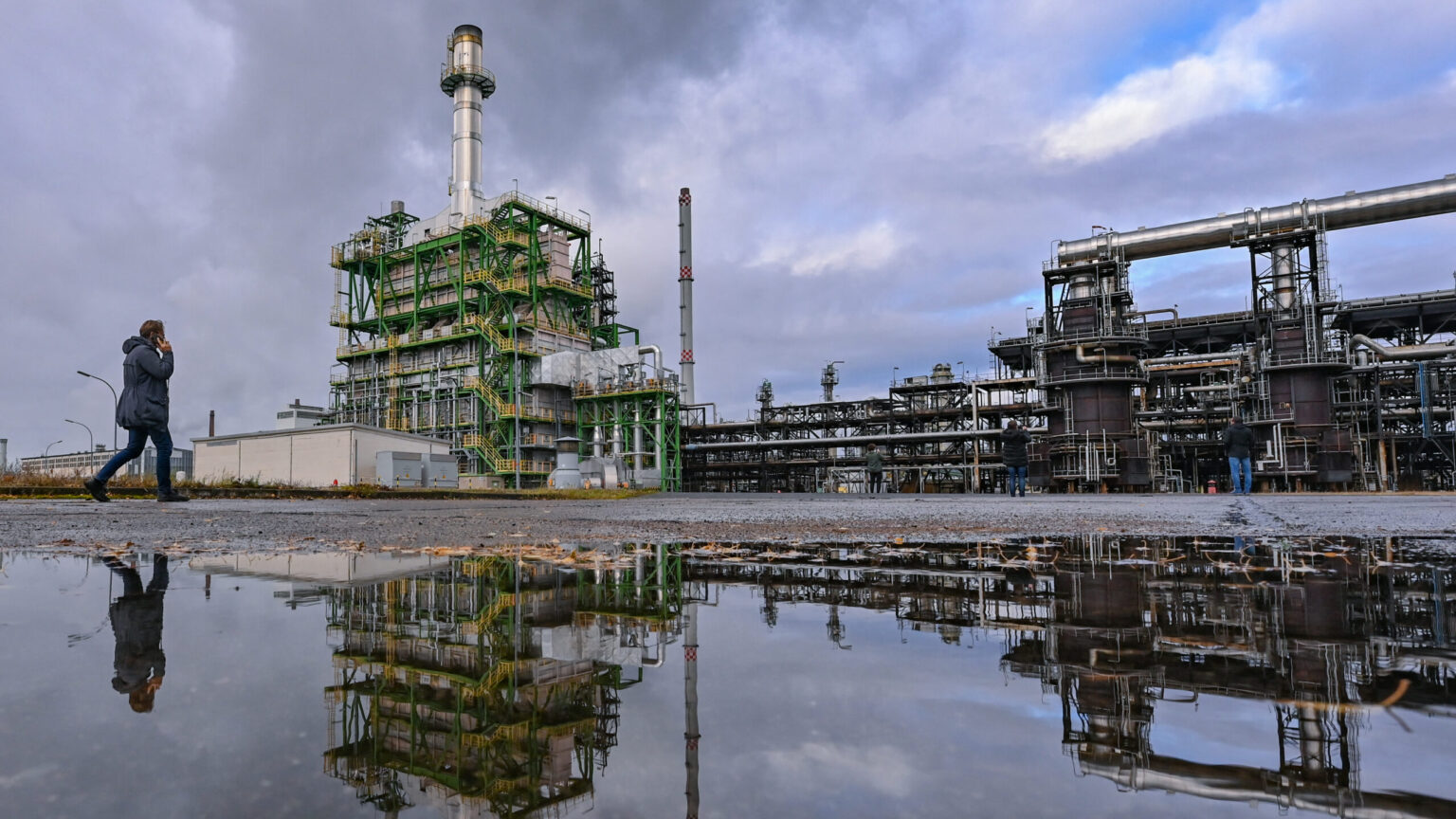 Russian Energy Sanctions Wipe Out 5.4 Million EU Jobs