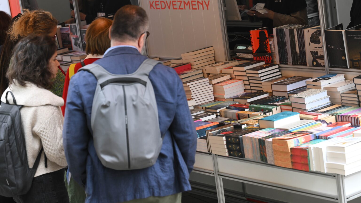 Culture Minister Promises Freer Book Market at Opening of Book Week