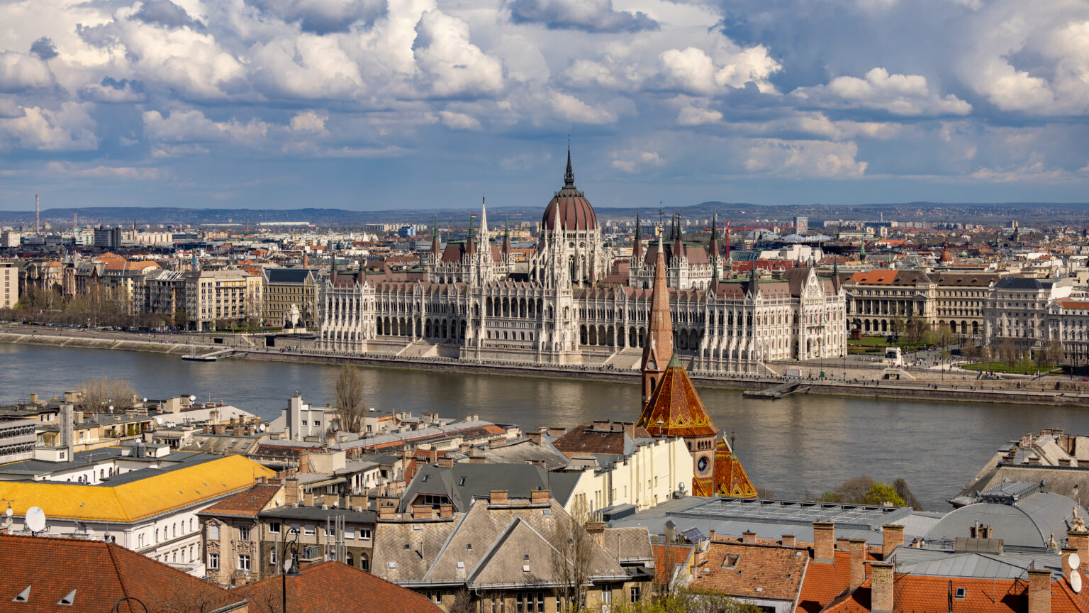 Hungarian Parliament to Hold Seventh Extraordinary Session since June