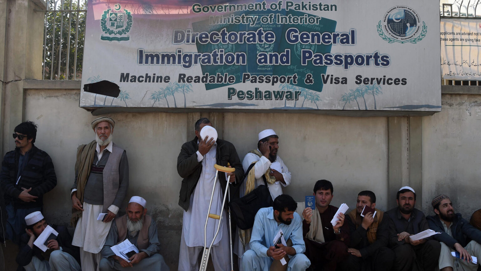 Pakistanis on Skilled Worker Visas Bring Six Times as Many Dependants to Britain