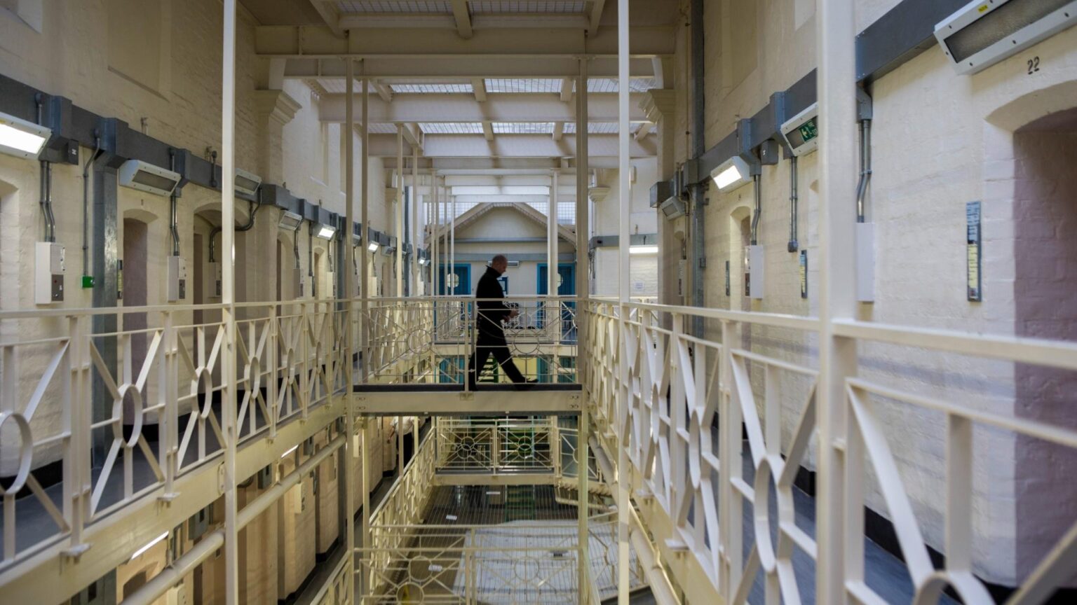 Britain to Release Thousands of Sex Offenders Early under Labour Plan