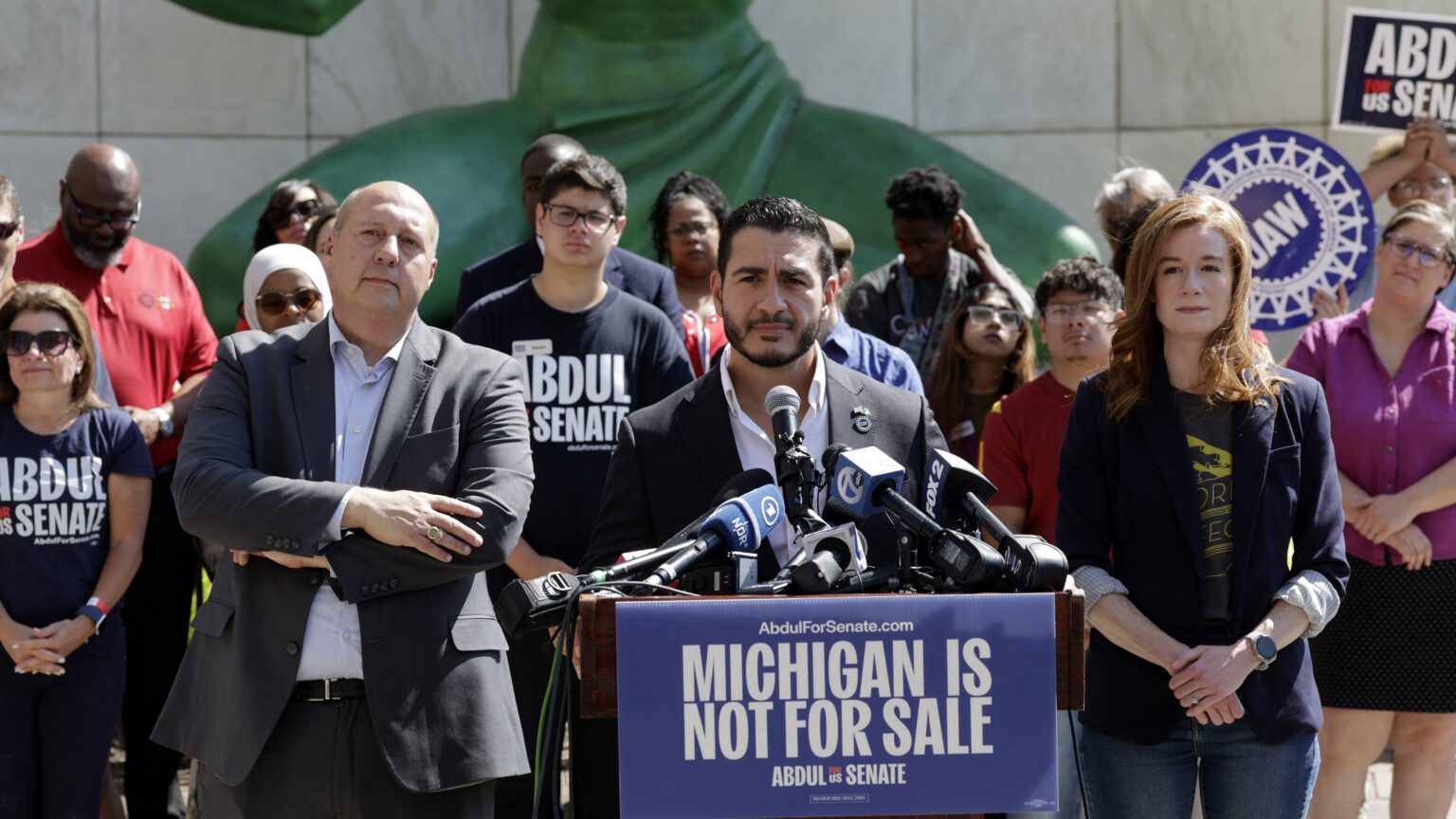 Can Progressives Spoil Michigan and Wisconsin for the Democrats in the Midterms?