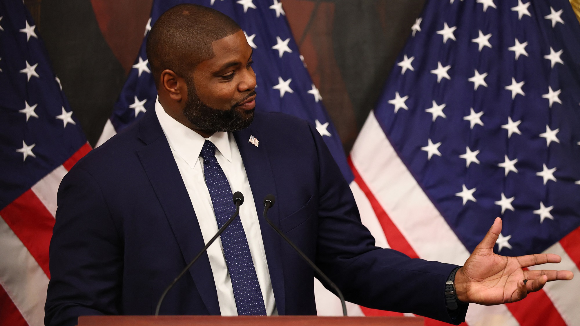 Byron Donalds Easily Clears Republican Primary Field in Florida