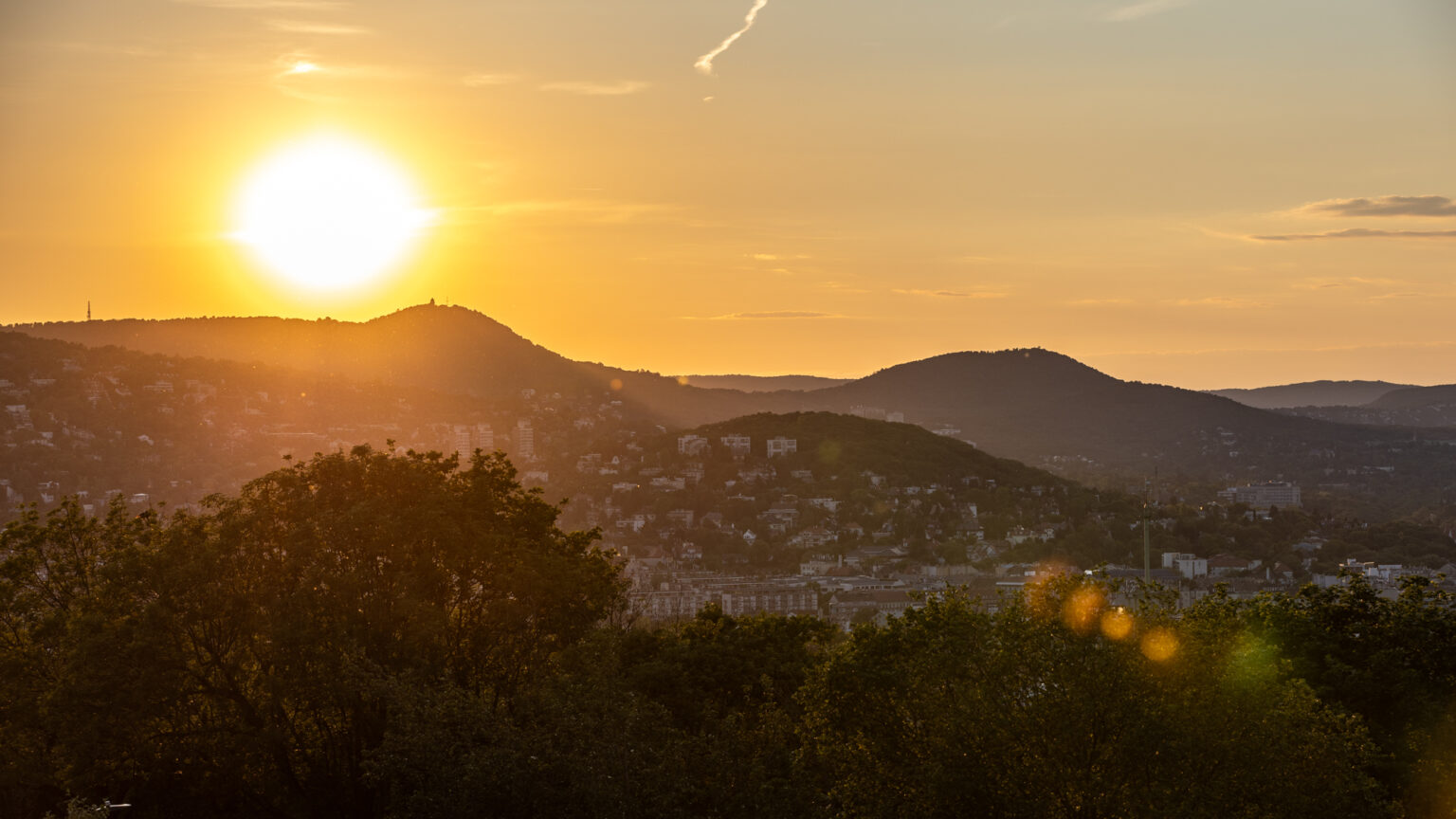 Budapest to Experience More Heatwaves and Tropical Nights, Mayor Says