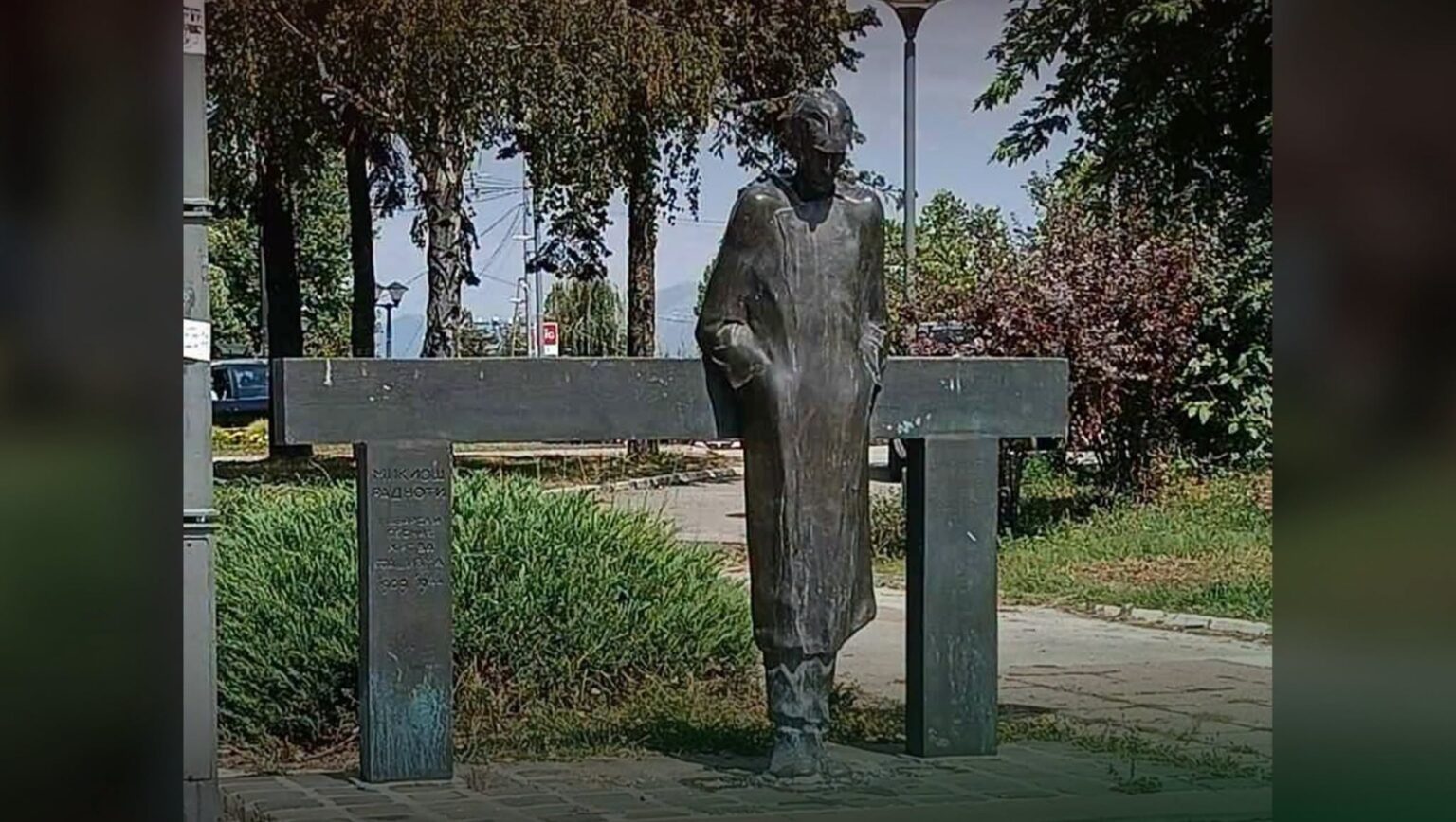Statue of Hungarian Poet Miklós Radnóti Vandalized in Serbia